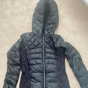 Lululemon black puffer coat size 4